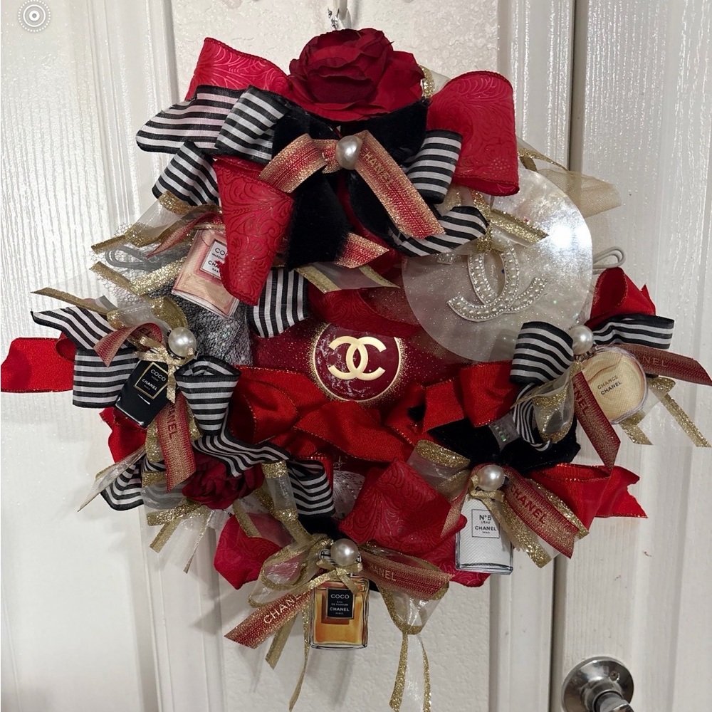 Elegant Red and Gold Decorative Wreath